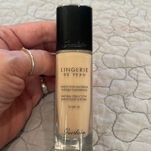 GUERLAIN Lingerie de Peau Natural Perfection Foundation, 01N, SPF 20